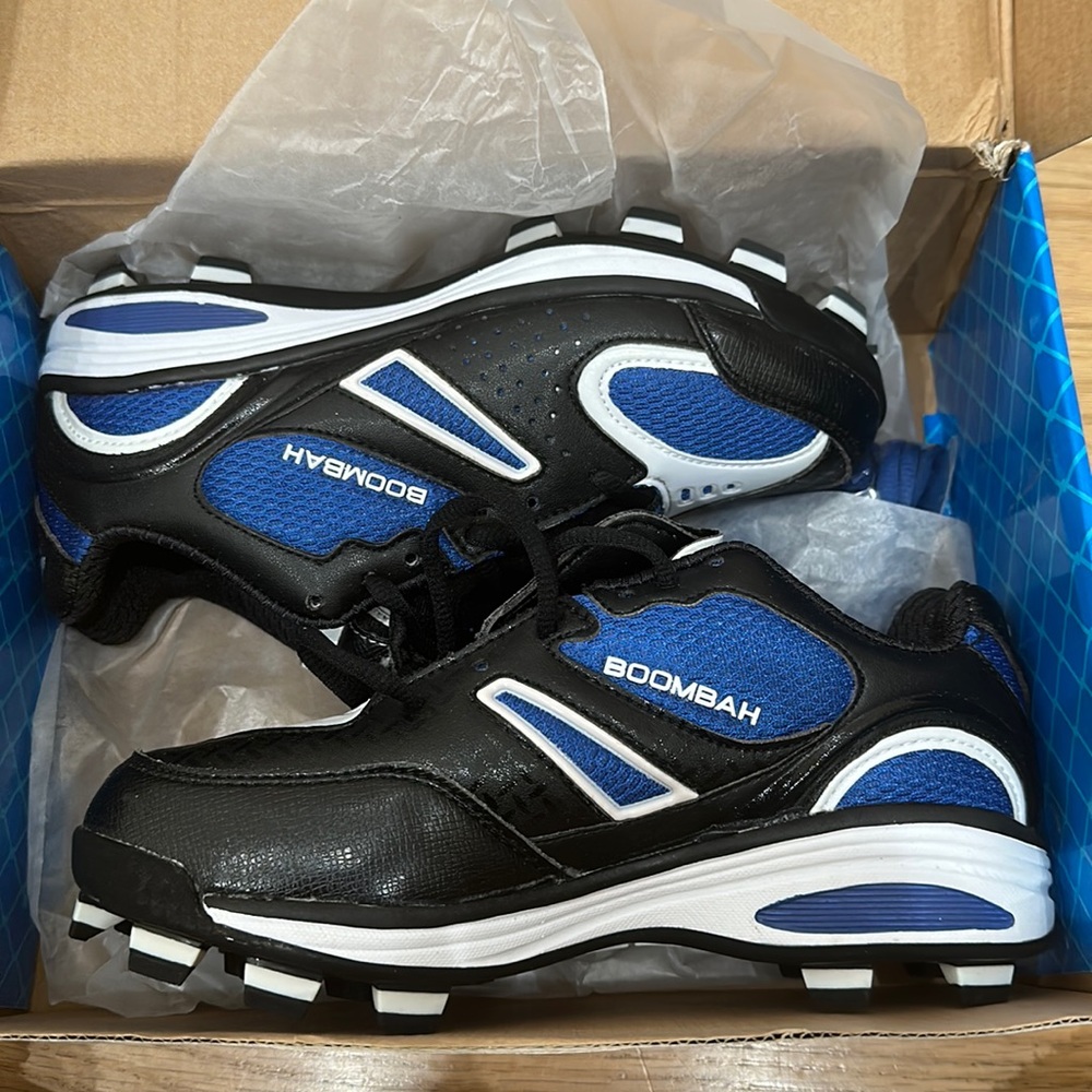 (BRAND NEW) BOOMBAH MOLDED FASTPITCH SOFTBALL CLEATS